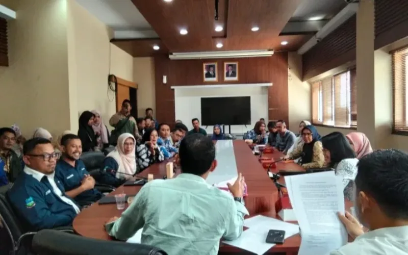 Audiensi Pagar Kabupaten Garut dengan DPRD dan BKD Bahas Status PTKK dan PPPK