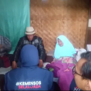 Rosita Kemensos Kunjungi Mak Onah, Tindak Lanjut Aspirasi DPRD Yudha Puja Turnawan