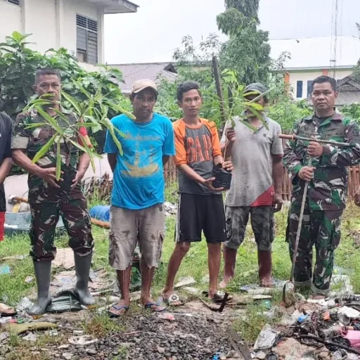 Koramil 1408-05/Mariso Gelar Karya Bhakti Penanaman Pohon di Kelurahan Kampung Buyang