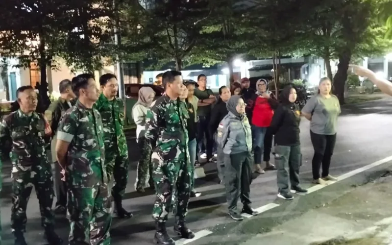 Koramil 1408-07/Ujung Pandang Gelar Patroli Bersama,Temukan 4 Senjata Dan Miras di Kecamatan Ujung Pandang