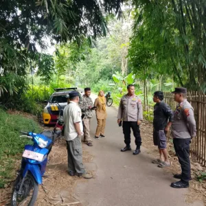 Respon Cepat Aduan Warga, Polsek Limbangan Bongkar Lapak Sabung Ayam Di Selaawi