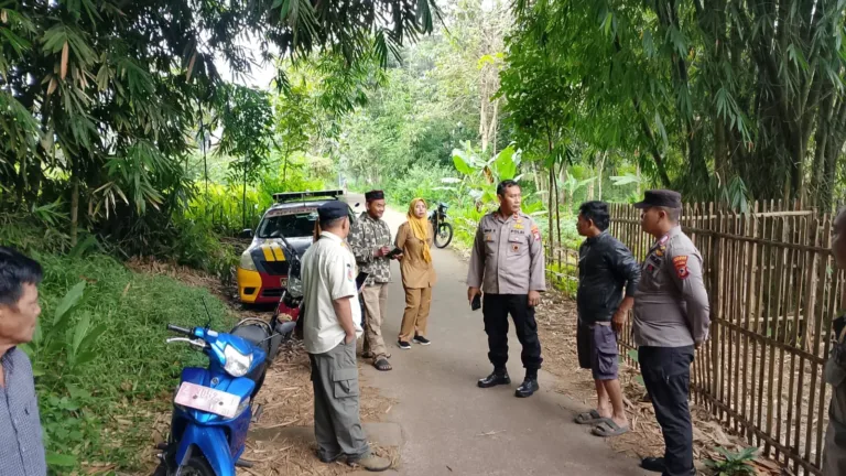 Respon Cepat Aduan Warga, Polsek Limbangan Bongkar Lapak Sabung Ayam Di Selaawi