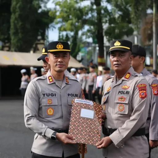 Upacara Kenaikan Pangkat Dan Penghargaan Polres Garut, Wujud Apresiasi Atas Dedikasi Dan Prestasi Personel