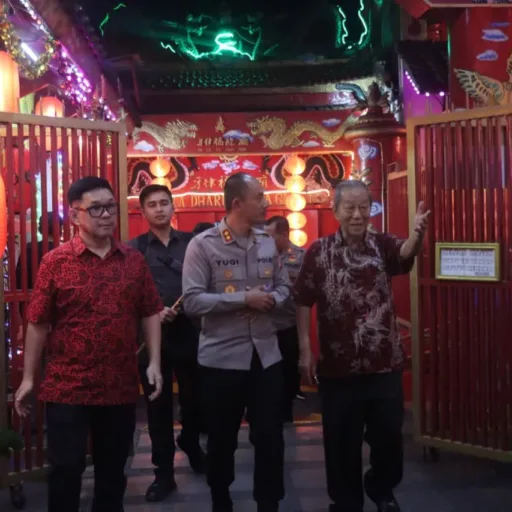 Kapolres Garut Pimpin Pengamanan Perayaan Imlek Dan Malam Cap Go Meh 2577/2026 Di Vihara Dharma Loka