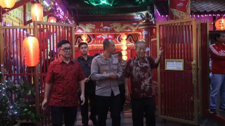 Kapolres Garut Pimpin Pengamanan Perayaan Imlek Dan Malam Cap Go Meh 2577/2026 Di Vihara Dharma Loka