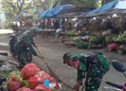 Koramil 1408-12/Tamalanrea Gelar Karya Bhakti Bersihkan Pasar Tradisional BTP, Antisipasi Banjir dan Cegah Penyakit di Musim Hujan