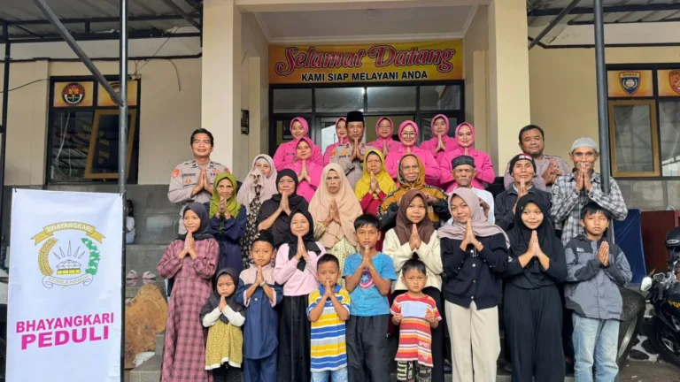 Ramadhan Penuh Kepedulian, Polsek Banjarwangi Santuni Anak Yatim Dan Lansia