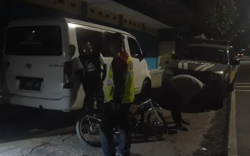 Polsek Wanaraja Bubarkan Balap Liar Di Sawah Lega, Amankan Satu Motor