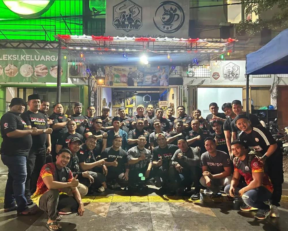 Daeng Guard Menggelar Buka Puasa dan Berbagi Takjil Bersama STORY GYM di Mamajang