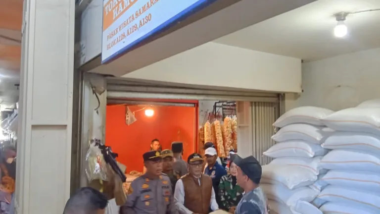 Jelang Idul Fitri, Polsek Samarang Bersama Forkopimcam Cek Harga Sembako Di Pasar Wisata Samarang