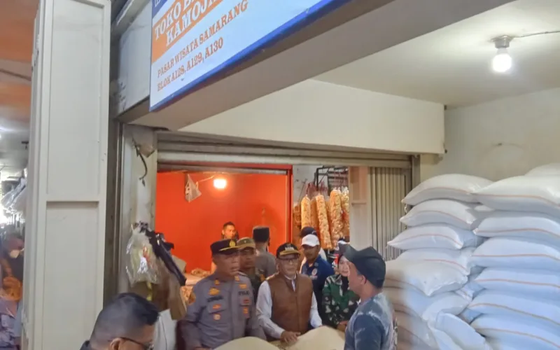 Jelang Idul Fitri, Polsek Samarang Bersama Forkopimcam Cek Harga Sembako Di Pasar Wisata Samarang