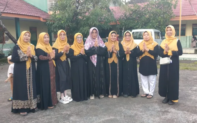 Keluarga Besar Alumni dan Majelis Taklim SMK YPLP PGRI 1 Makassar Gelar Buka Puasa Bersama Guru dan Siswa