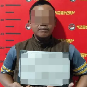 Satresnarkoba Polres Garut Tangkap Pengedar Obat Keras Di Pasar Limbangan