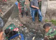 Koramil 1408-06/Mamajang Bersama Pemerintah Kecamatan Gelar Karya Bhakti Bersihkan Selokan Di wilayah kecamatan Mamajang