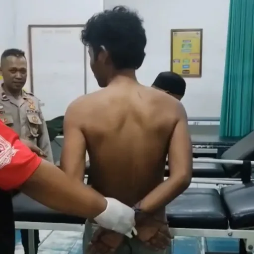 Reaksi Cepat Polsek Cibatu Amankan Terduga ODGJ Lempari Kendaraan Pemudik
