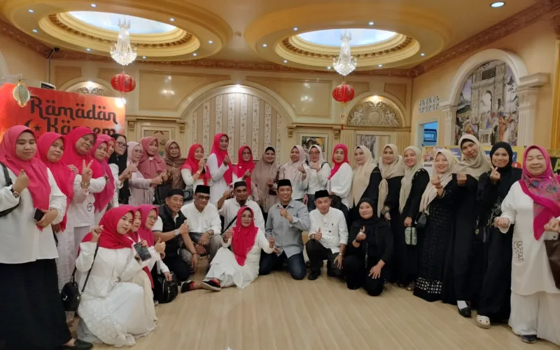 Majelis Taklim Alumni SMK YPLP PGRI 1 Makassar Gelar Buka Puasa Bersama dan Berbagi Takjil, Pererat Silaturahmi di Bulan Ramadan