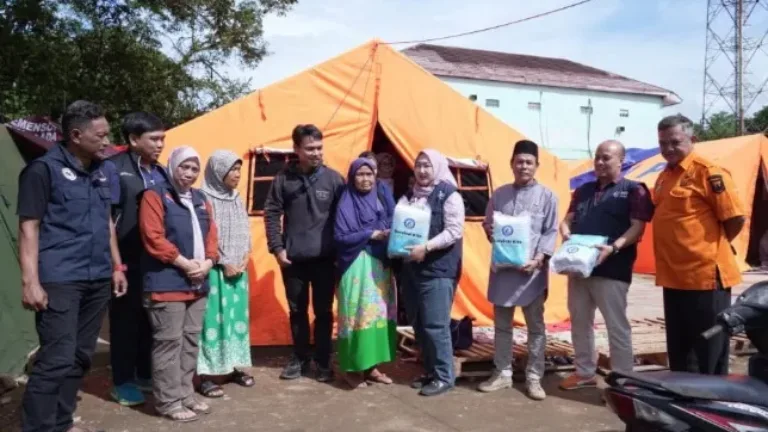 BRI Berikan Bantuan Awal untuk Korban Pergerakan Tanah di Bantargadung Sukabumi