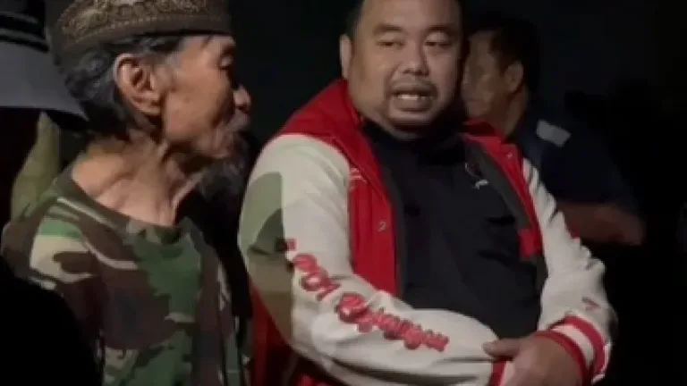 Gerak Cepat Bantu Rakyat Di malam Hari Yudha Anggota DPRD dari Fraksi PDI Perjuangan