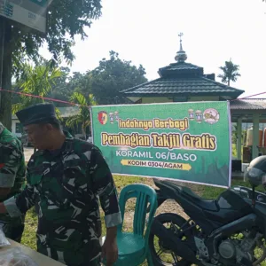 Indahnya Berbagi Takjil Bersama Koramil 06 Baso Kodim 0304 Agam