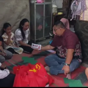 Dari Gang Sempit Astana Hilir: Yudha Puja Turnawan Menyaksikan Kemiskinan yang Terabaikan