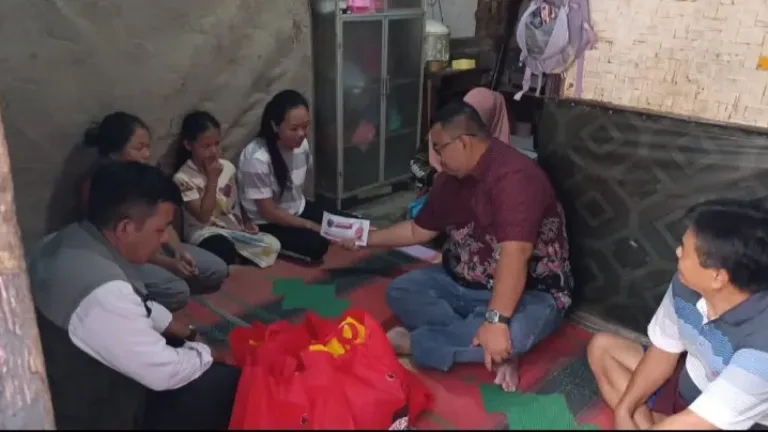 Dari Gang Sempit Astana Hilir: Yudha Puja Turnawan Menyaksikan Kemiskinan yang Terabaikan