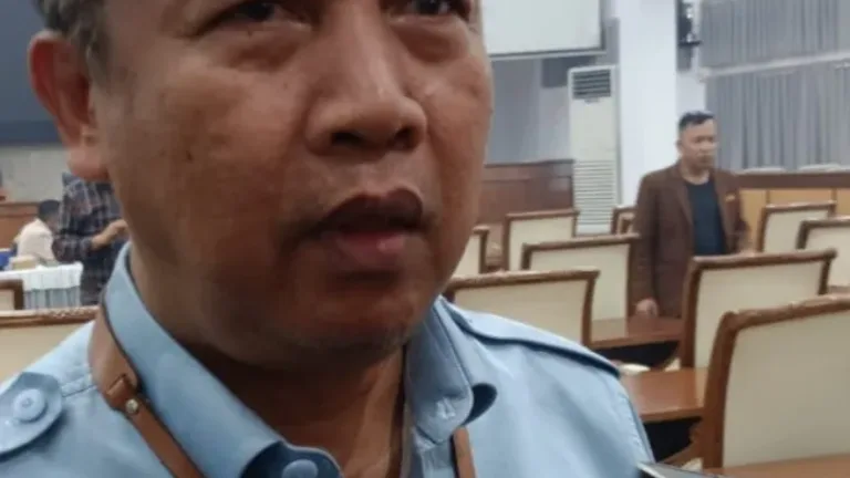 Audiensi di DPRD Garut, Direktur PDAM Tirta Klarifikasi Biaya Administrasi