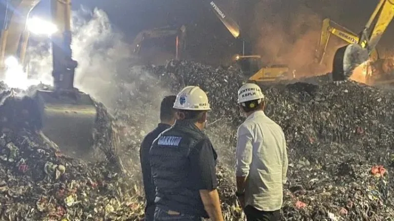 Krisis Sampah Jakarta: Longsor Bantar Gebang Tewaskan 4 Orang