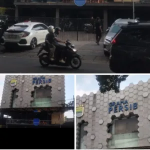 Geger Lautan bobotoh kepung Graha persib— satu suara : 3 poin.