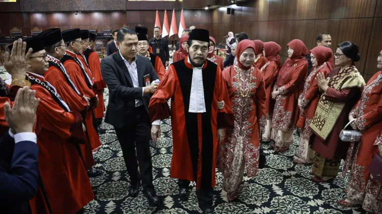 Anwar Usman Pingsan Usai Purnabakti di MK, Momen Mengejutkan