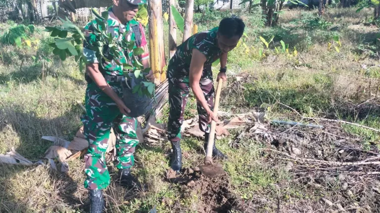 Wujud Kepedulian Lingkungan, Koramil 1408-12/Tamalanrea Gelar Karya Bhakti Penanaman Pohon Antisipasi Banjir