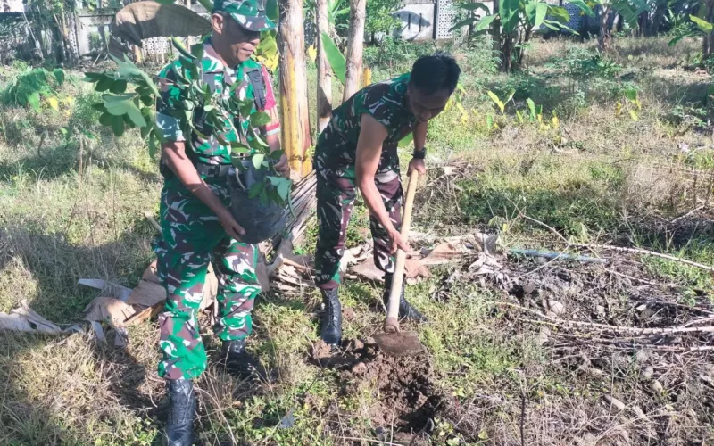 Wujud Kepedulian Lingkungan, Koramil 1408-12/Tamalanrea Gelar Karya Bhakti Penanaman Pohon Antisipasi Banjir