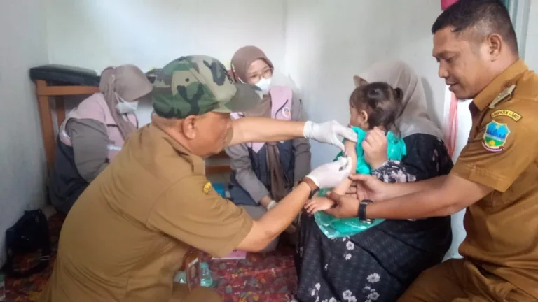 Kolaborasi Sukses Pemdes Bunisari dan Puskesmas Citeras Laksanakan ORI Campak