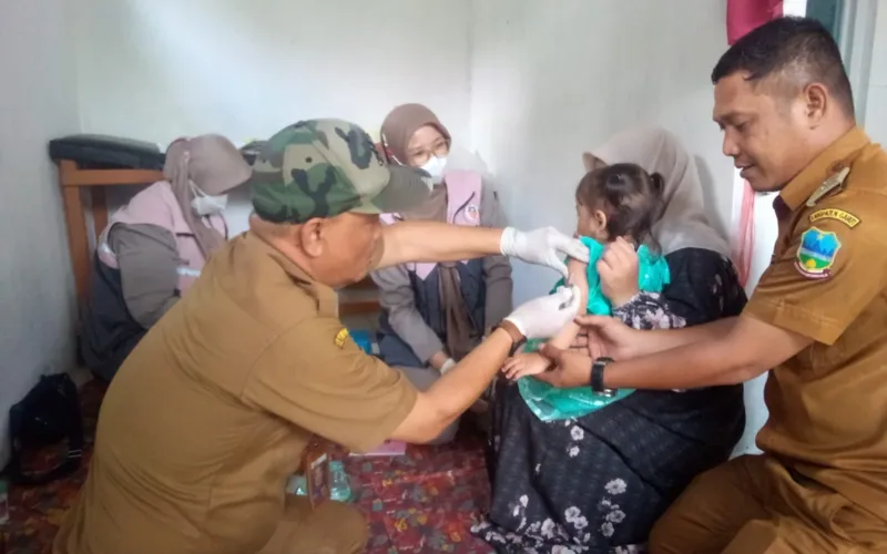 Kolaborasi Sukses Pemdes Bunisari dan Puskesmas Citeras Laksanakan ORI Campak