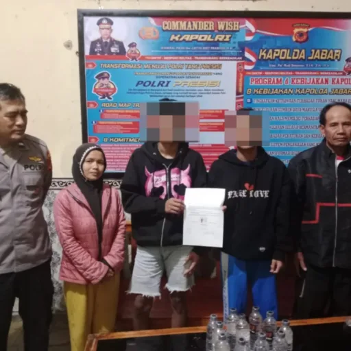 Dua Pelajar Kedapatan Jual Miras, Polsek Cibatu Lakukan Pembinaan dan Libatkan Orang Tua