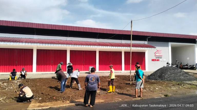 Penjelasan Kades Terkait Adanya Kegiatan Kerja Bakti di Lahan Parkir KDMP 