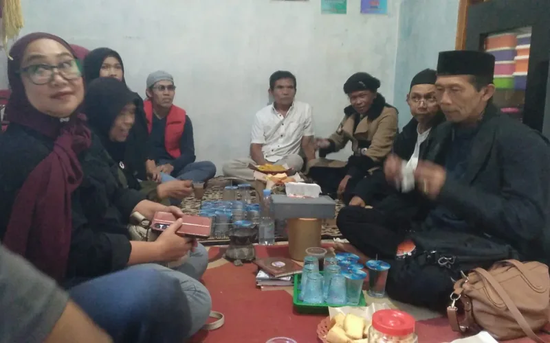HARU & KHIDMAT! 52 Anggota SOS Hadiri Tahlilan 7 Hari Almarhum Acep Koswara di Garut