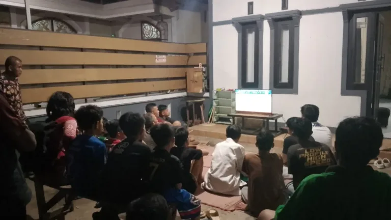 Nobar Penuh Kebersamaan, Laga Sengit Persib Bandung vs Arema FC Berakhir Imbang di Babak Pertama