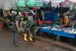 Wujud Peduli Lingkungan, KORAMIL 1408-12/Tamalanrea Gelar Karya Bhakti Bersih Pasar BTP