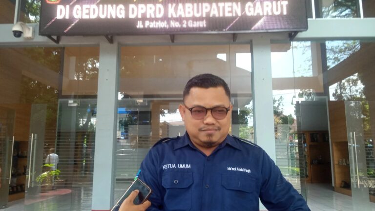 Milad ke-20 PAGAR: Curhat Akbar Guru Honorer di DPRD Garut