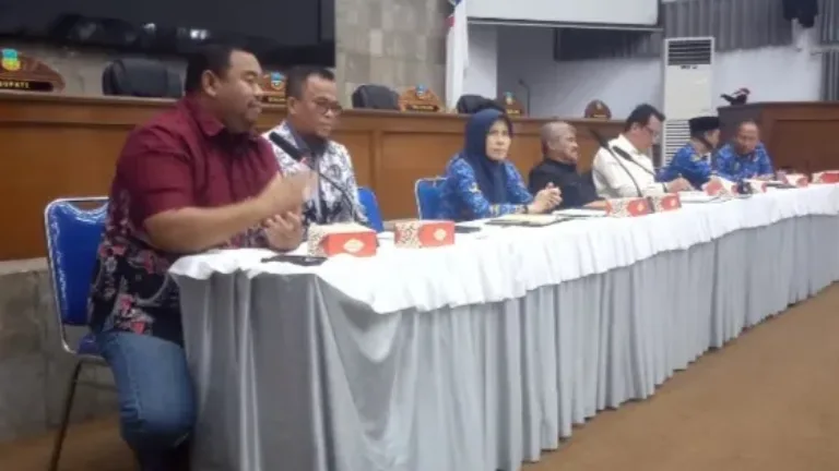 Yudha Puja Turnawan Anggota DPRD Garut Dorong Peningkatan PAD Demi Kesejahteraan Guru