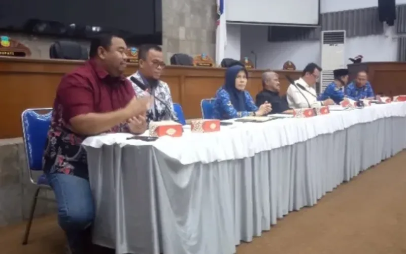 Yudha Puja Turnawan Anggota DPRD Garut Dorong Peningkatan PAD Demi Kesejahteraan Guru