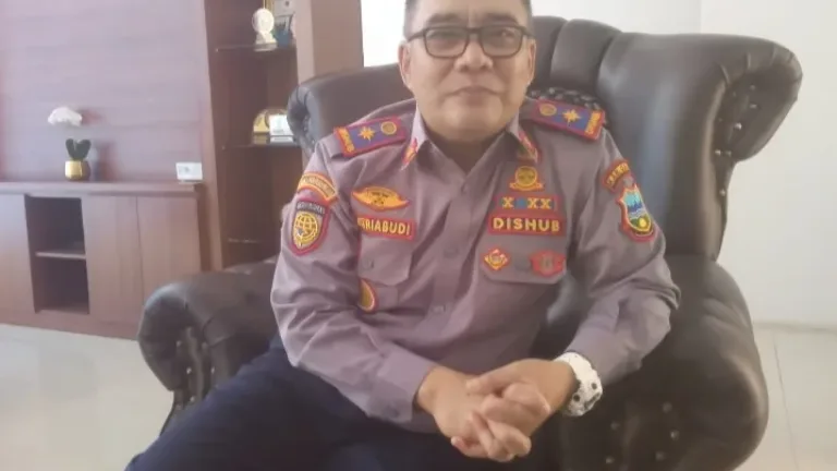 Lampu Merah Perempatan Sukadana (traffic lingt/TL) Sudah Lebih Dari 10 Tahun,Proses Pergantian Sedang Di Lakukan Dishub