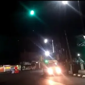 Lampu Merah Perempatan Sukadana Kembali Berfungsi Berkat Kerja Keras Dishub