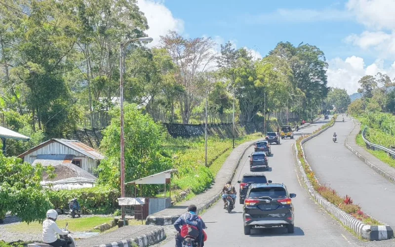 TNI-Polri Kawal Bantuan Pengungsi Puncak Jaya Aman