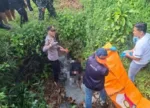 Polsek Cibatu Evakuasi Jenajah Pria Tanpa Identitas yang Ditemukan di Selokan