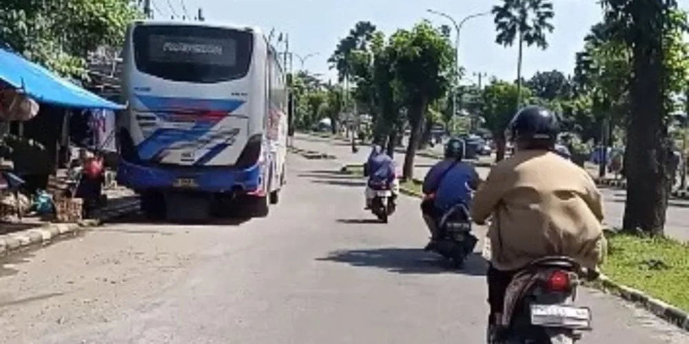 Warga Bojonggede Nilai Ada Bus di Bambu Kuning Membantu