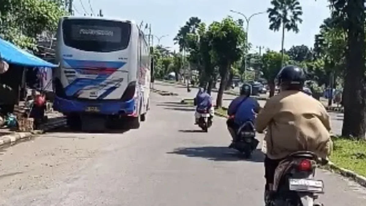 Warga Bojonggede Nilai Ada Bus di Bambu Kuning Membantu