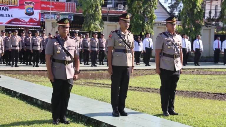 Kapolres Pasaman Barat Pimpin Upacara Pelantikan Dan Sertijab Kapolsek Pasaman