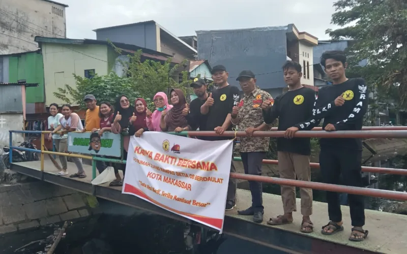 DEWAN PIMDAN DAERAH RUMAH JUANG RAMPAS SETIA 08 BERDAULAT KOTA MAKASSAR MAKASSAR BUKTIKAN LOYALITAS LEWAT AKSI NYATA GANDENG KELURAHAN BARABARAYA SELATAN, BERSIHKAN KANAL