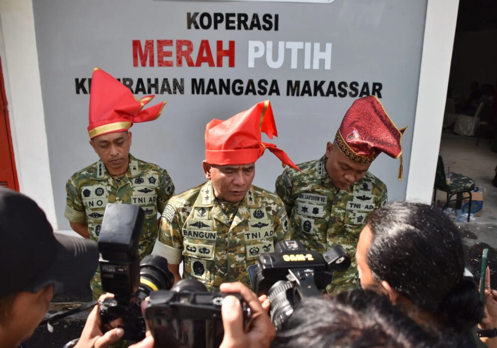 Pangdam XIV/Hasanuddin Bersama Kodim 1408/MKS Serta Forkopimda, Saksikan Peresmian 1.061 Koperasi